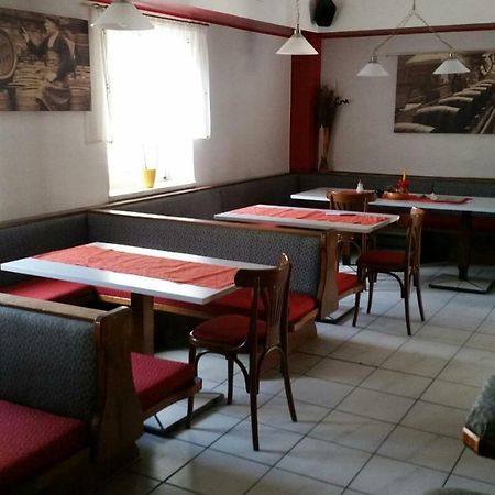 Hotel Makss Wels Esterno foto