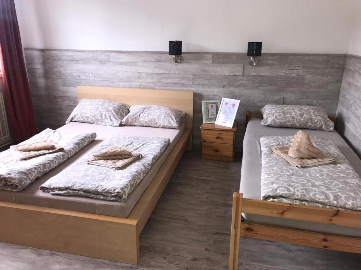 Hotel Makss Wels Esterno foto
