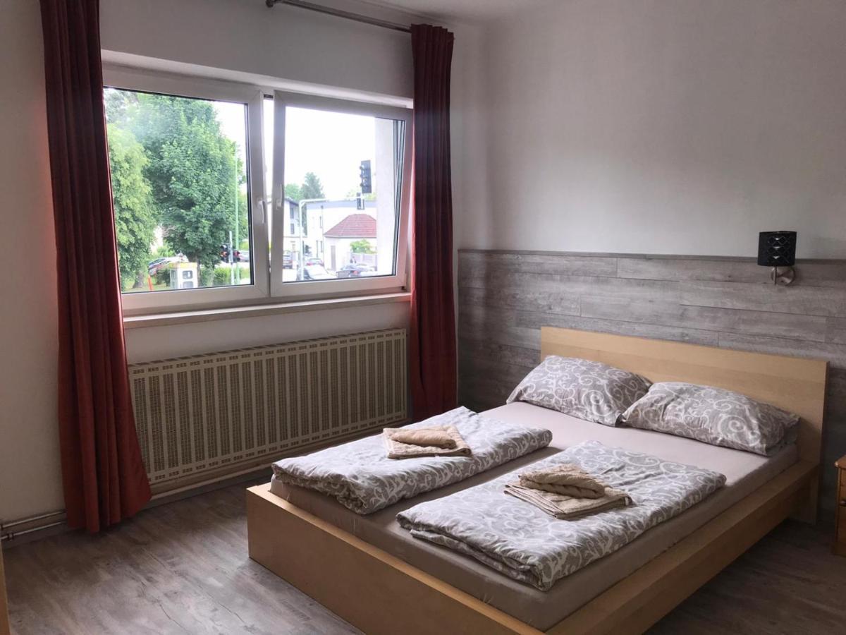 Hotel Makss Wels Esterno foto