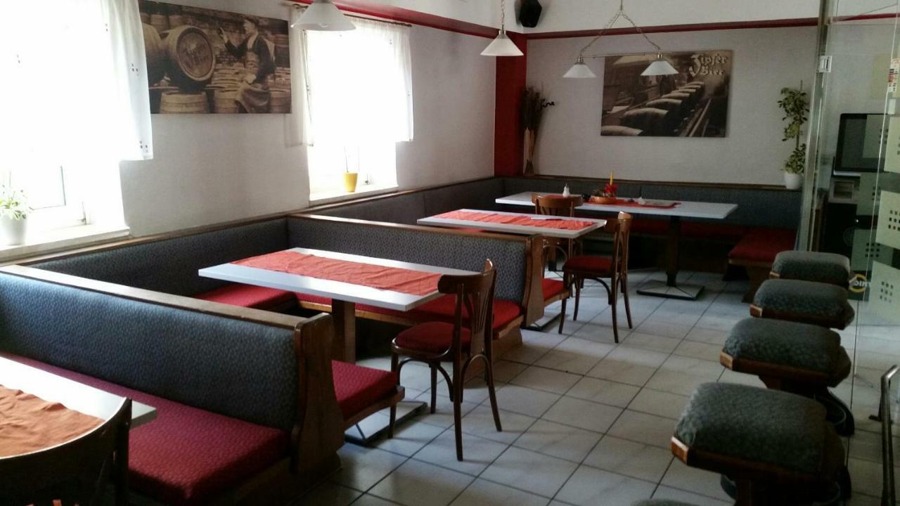 Hotel Makss Wels Esterno foto