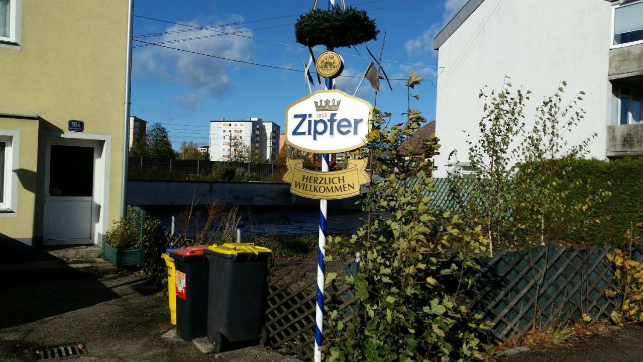 Hotel Makss Wels Esterno foto